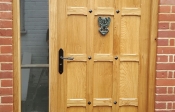 40. Solid oak Buchannon style door